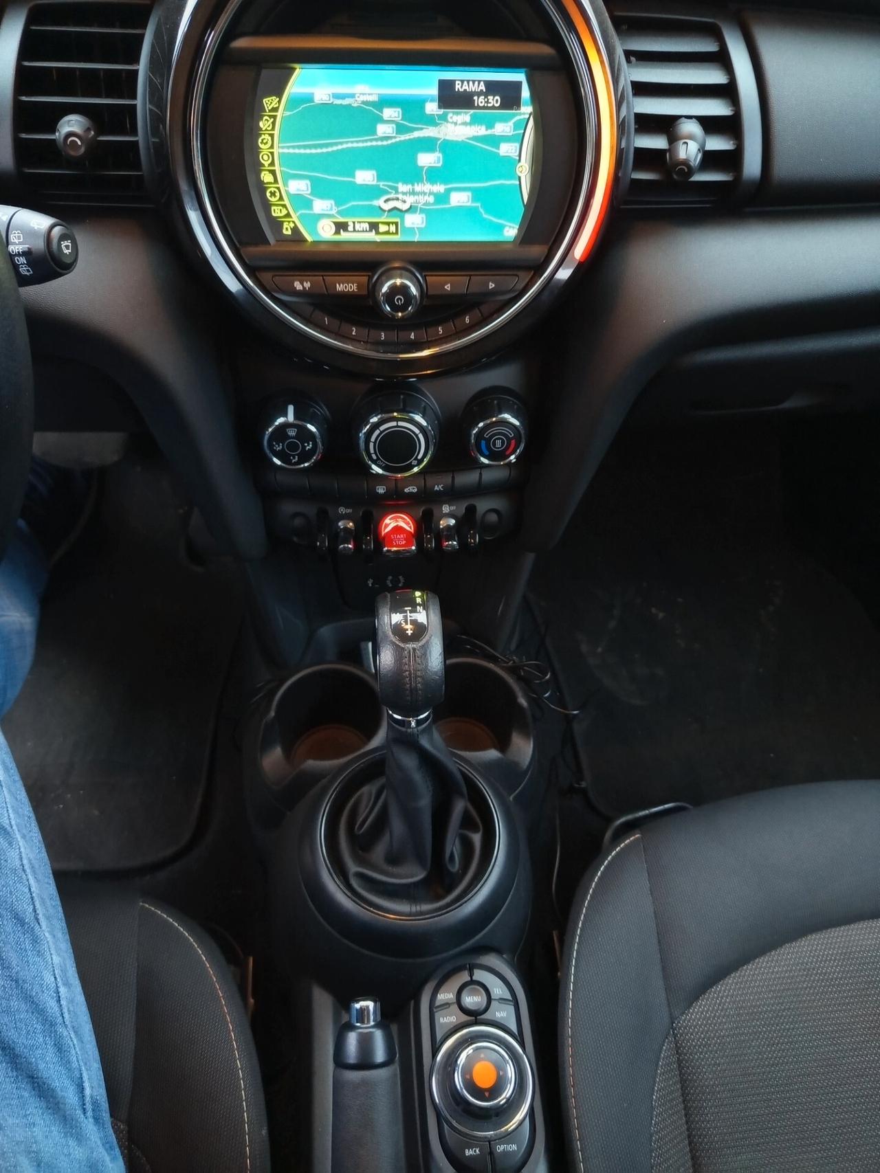 Mini 1.2 One automatica, navi