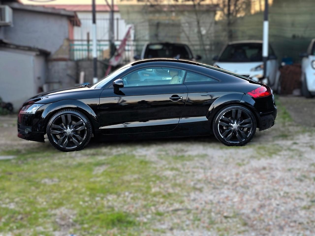 Audi TT Coupé 2.0 TFSI S-LINE