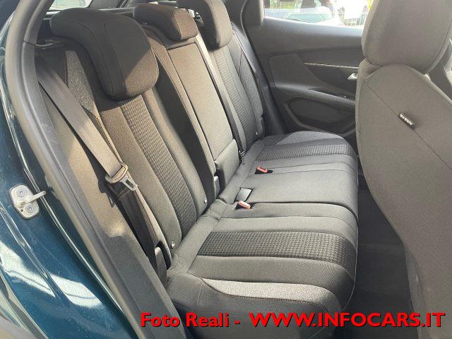 PEUGEOT 3008 BlueHDi 130 EAT8 Active Business - PROMO