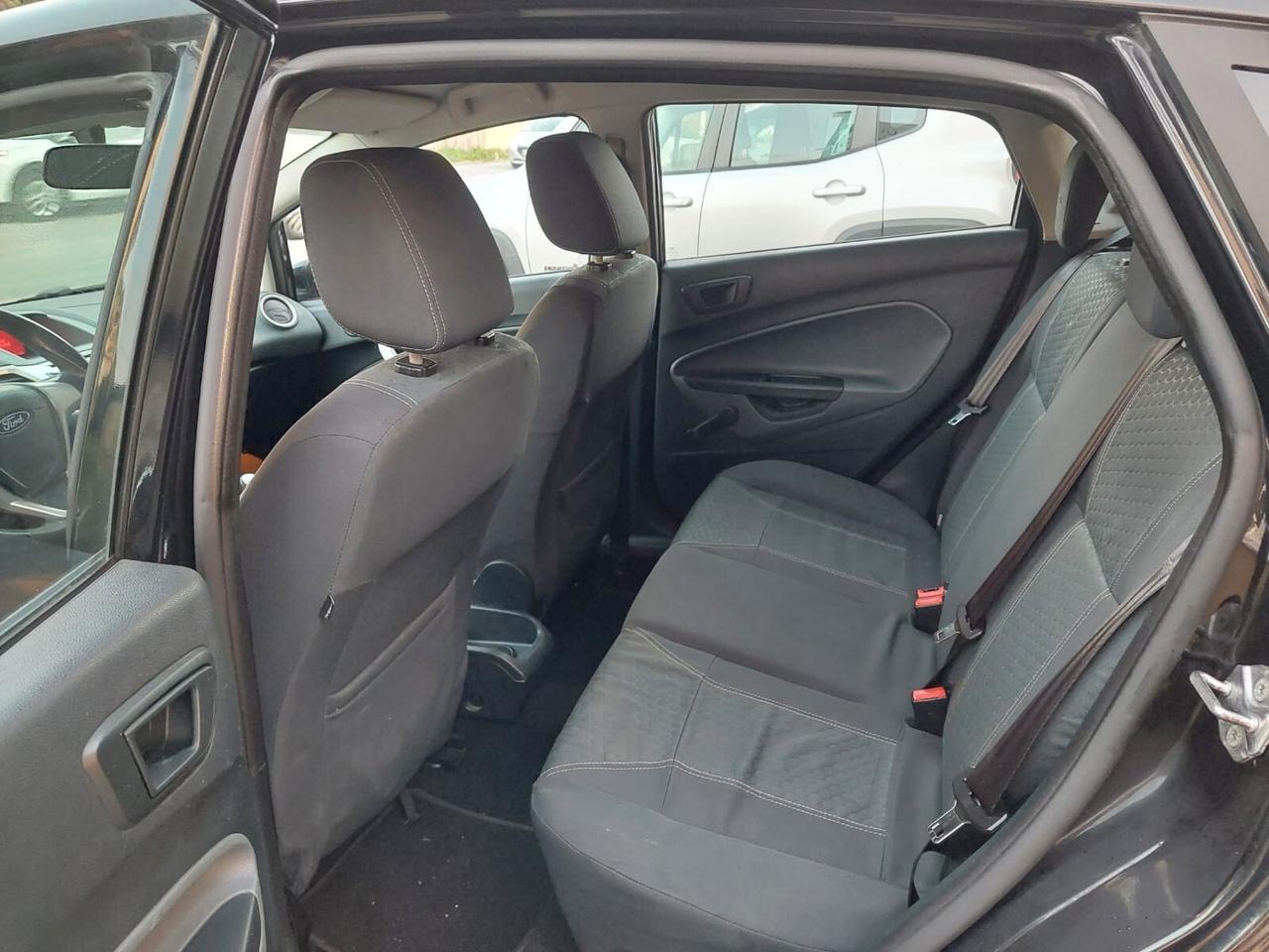 Ford Fiesta 1.4 TDCi 68CV 5 porte Titanium