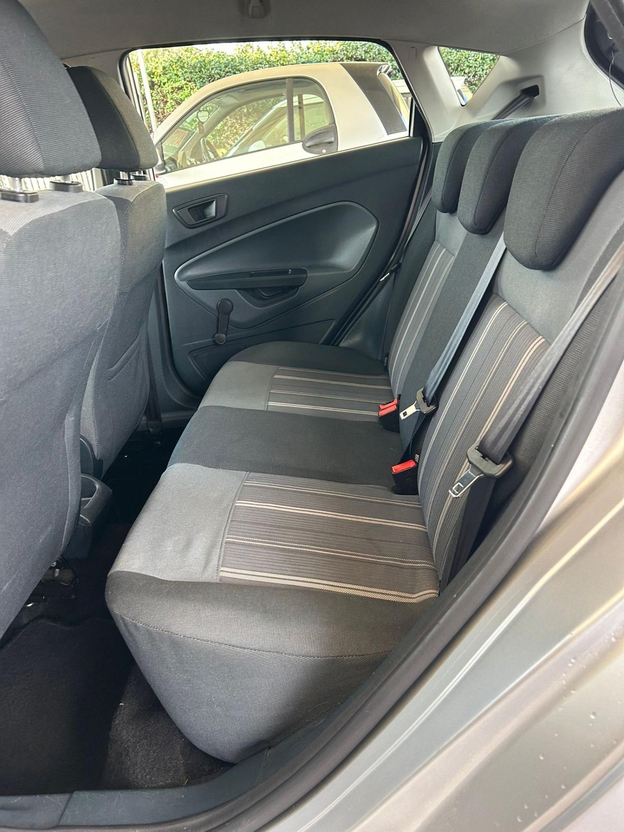 Ford Fiesta 1.4 TDCi 68CV 5 porte Titanium