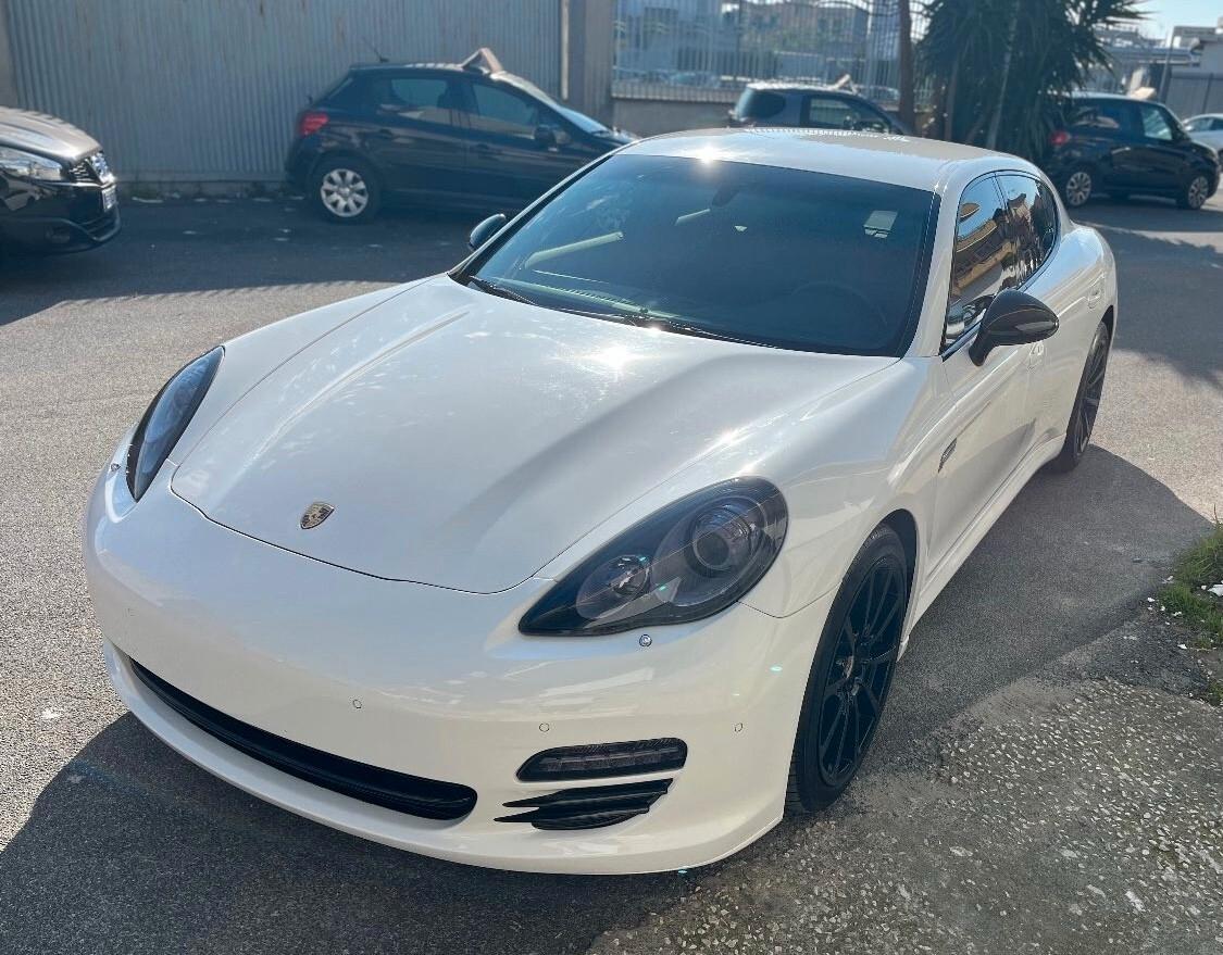 Porsche Panamera 4.8 V8 4 S