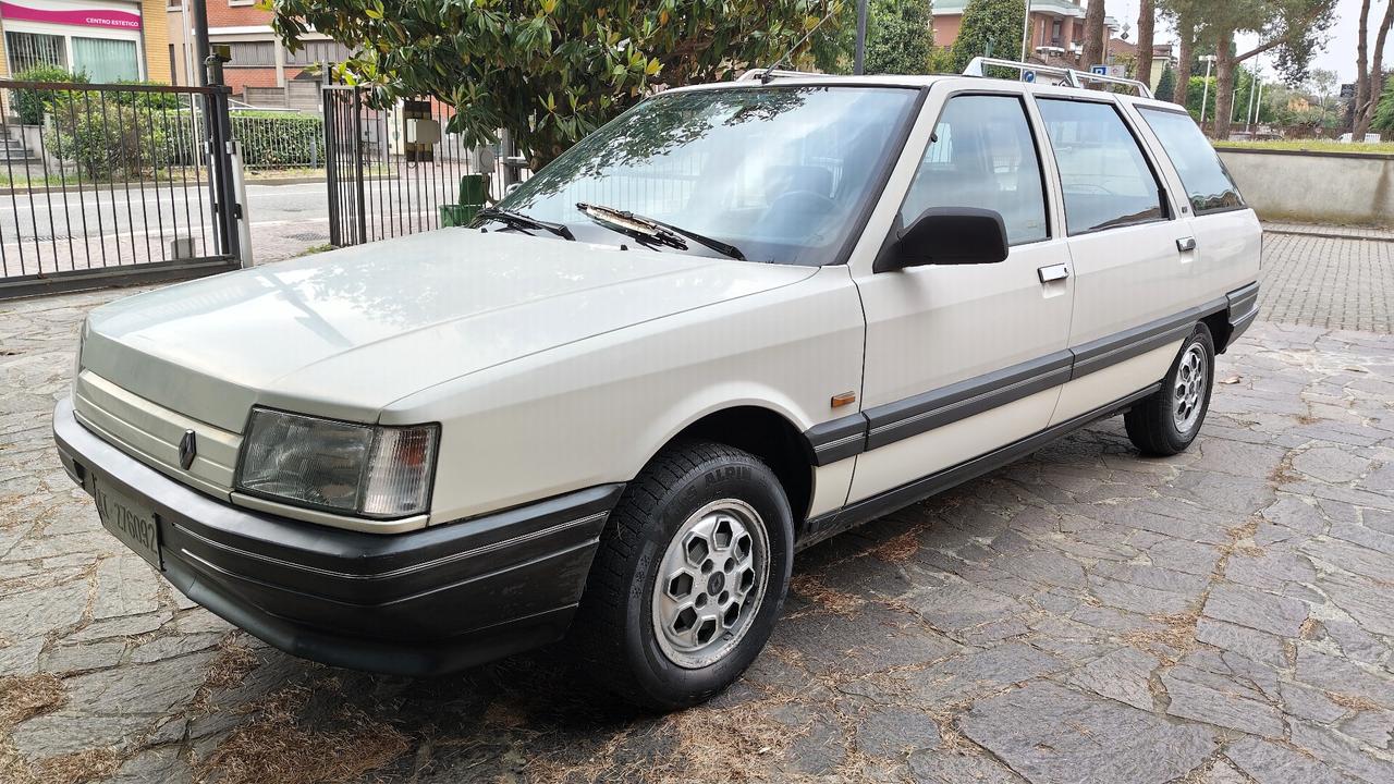 Renault R 21 Nevada 1.7 GTS + gancio traino