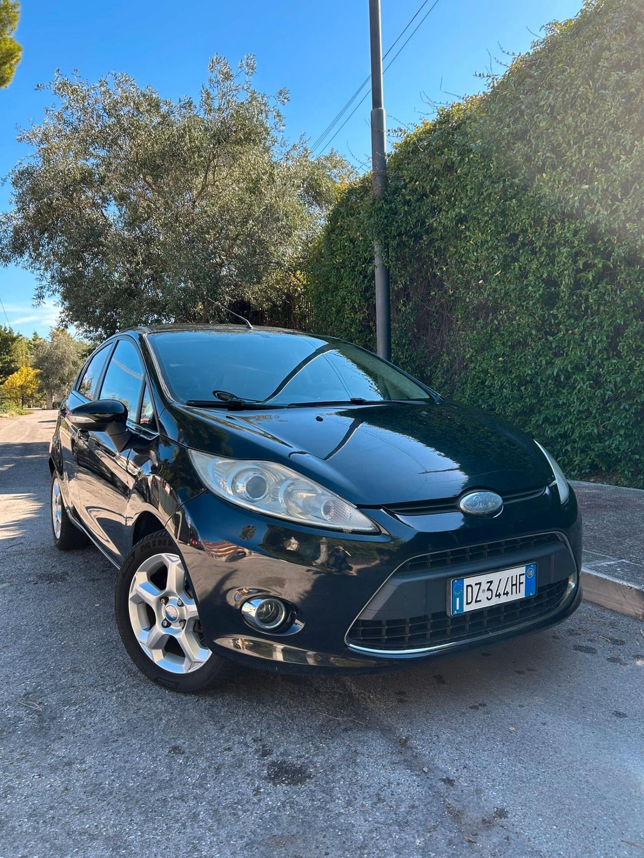 Ford Fiesta 1.4 5 porte Bz.- GPL Titanium