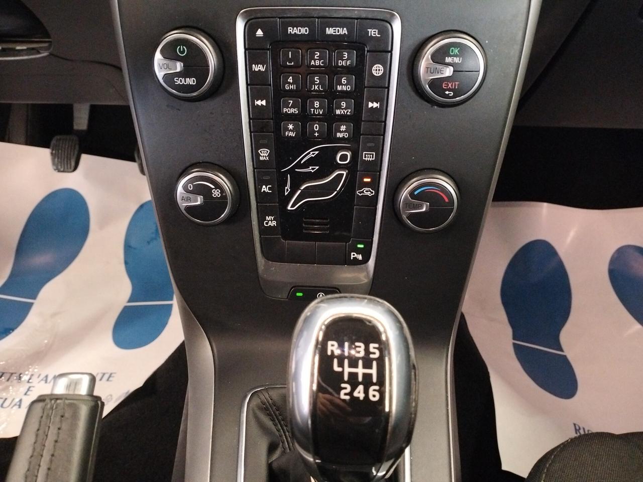 Volvo V40 D2 1.6 Momentum - NEOPATENTATI