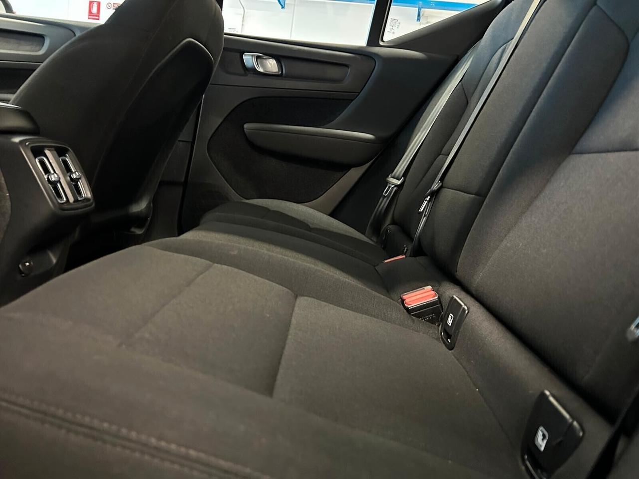 Volvo XC40 ESSENTIAL B3 automatico MHEV