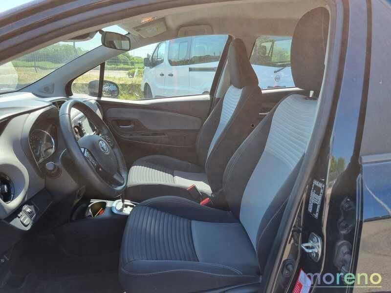 Toyota Yaris 1.5 hybrid Business 5p