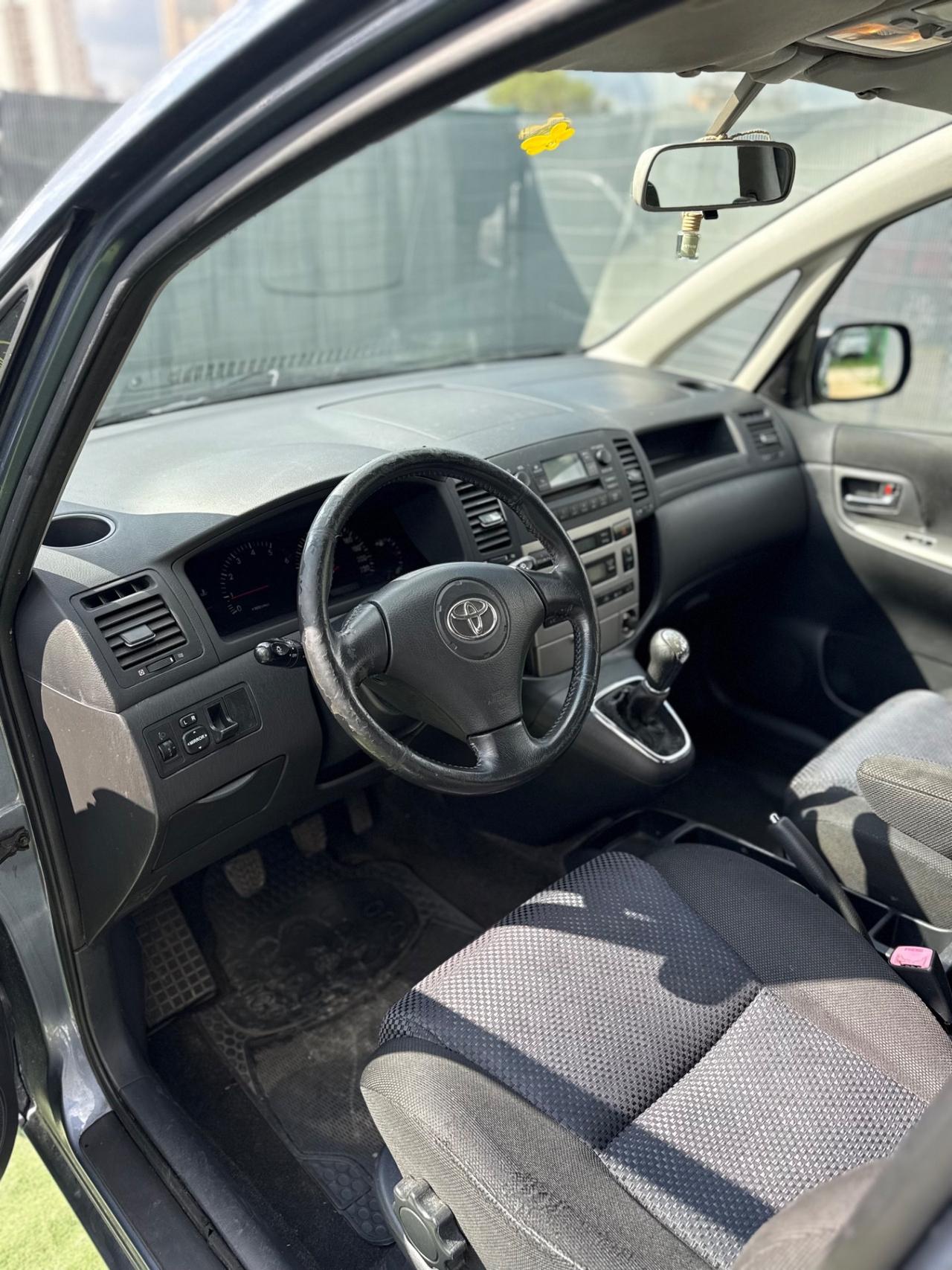 Toyota COROLLA VERSO 2.0 DIESEL NEOPATENTATI