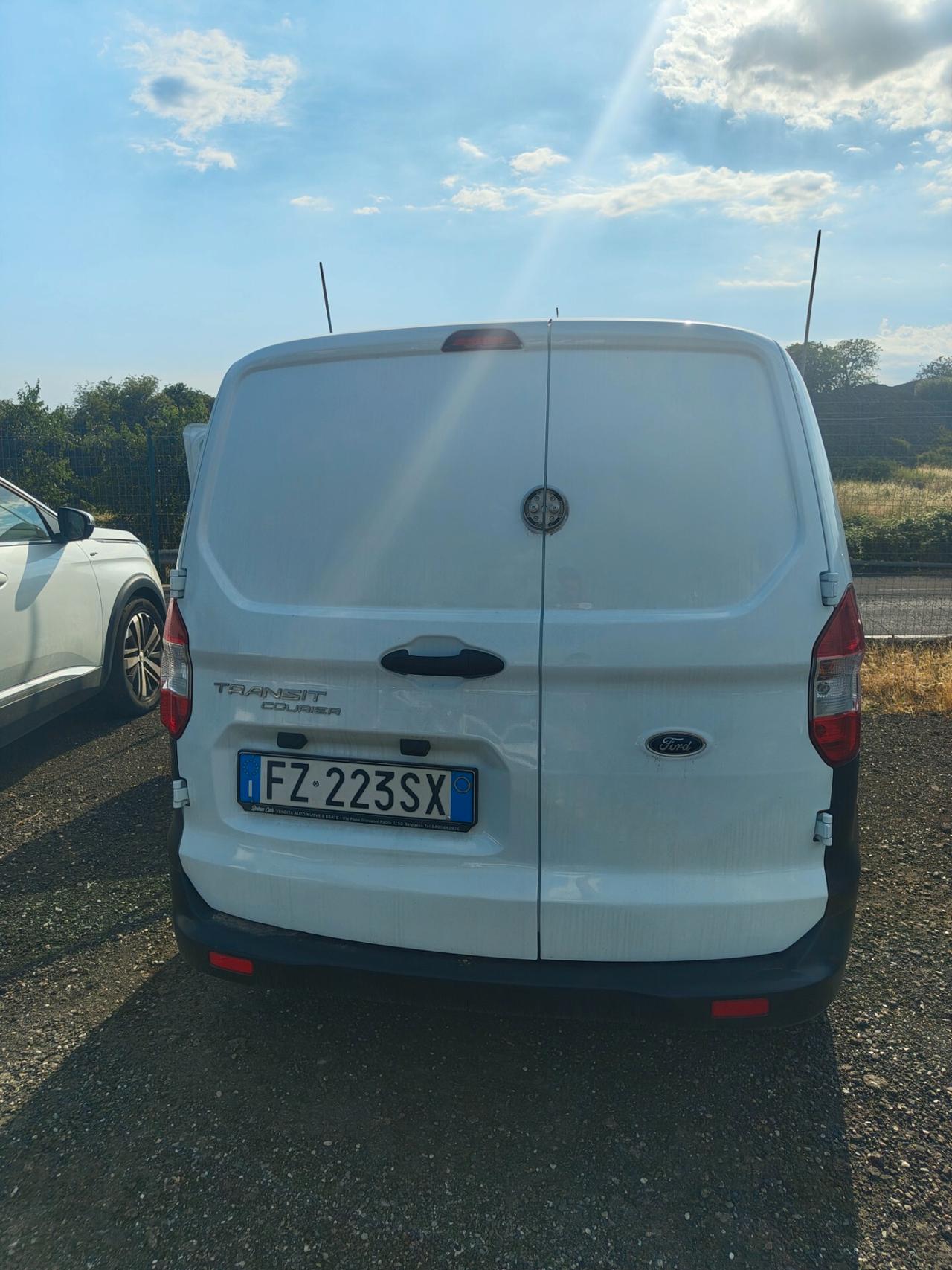Ford Transit Courier 1.5 TDCi 75CV Van Entry