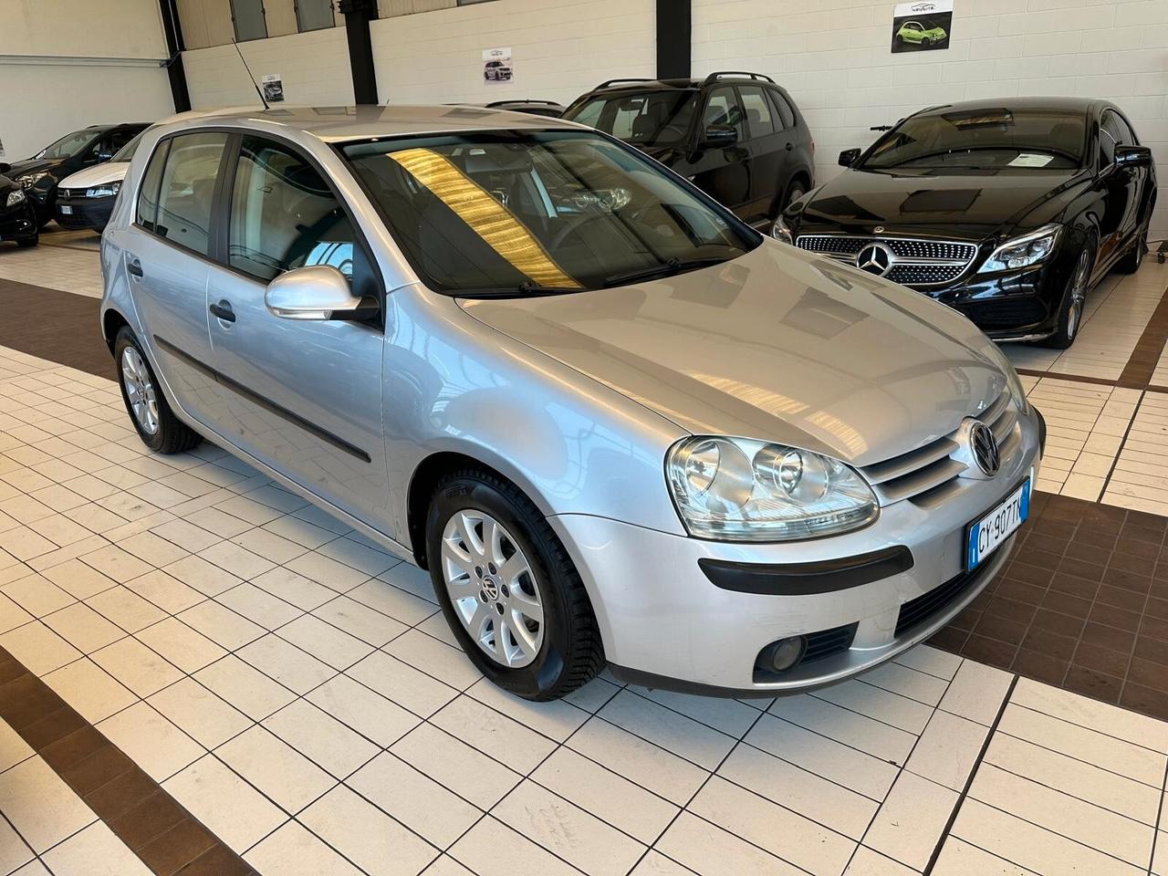 Volkswagen Golf 1.6 16V FSI 5p. Sportline