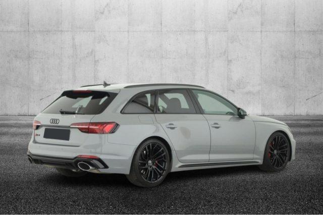 AUDI RS 4 Avant