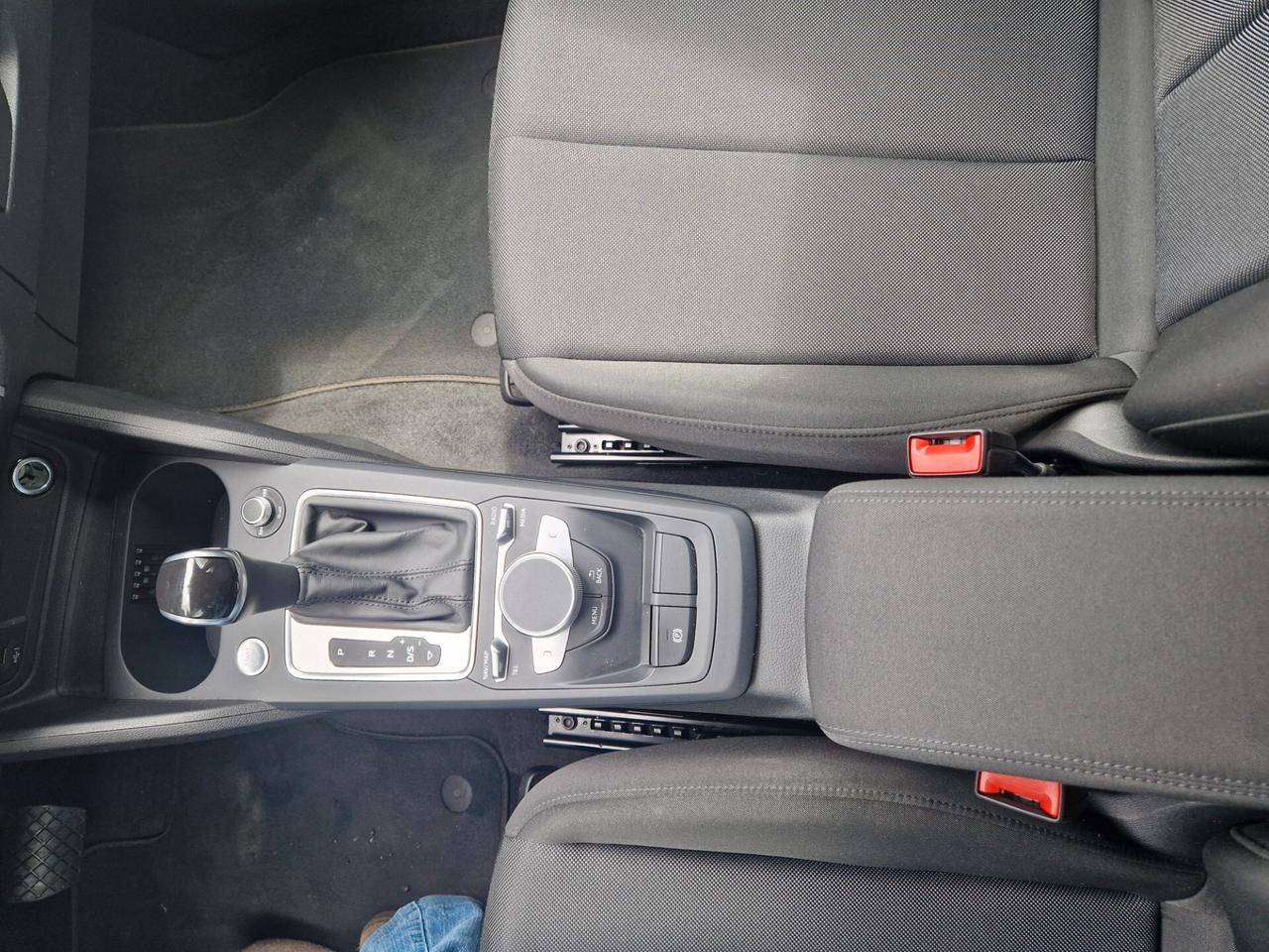 Audi Q2 35 TDI quattro S tronic Identity Black