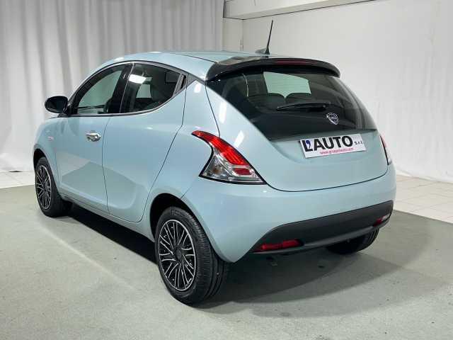 Lancia Ypsilon 1.0 FireFly 5 porte S&S Hybrid Oro 5 posti