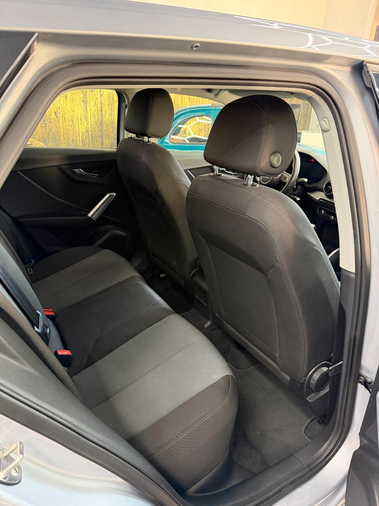 Audi Q2 30 TDI Business Design