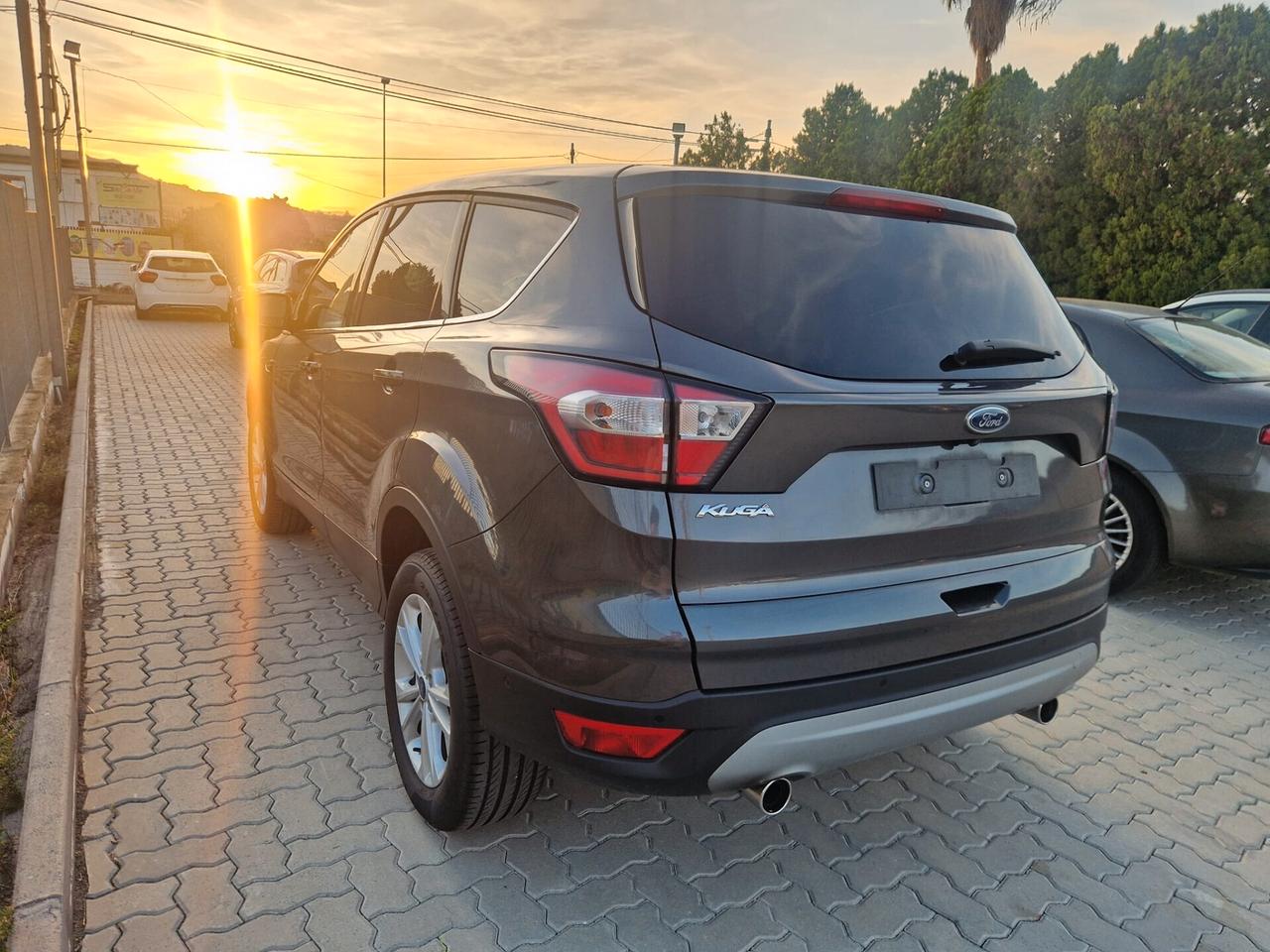 Ford Kuga 1.5 TDCI 120 CV S&S Powershift Edition