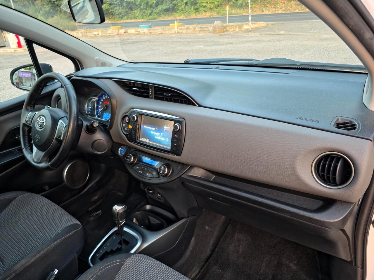 Toyota Yaris 1.5 Hybrid 5 porte Active E6B Automatico NEO 2016