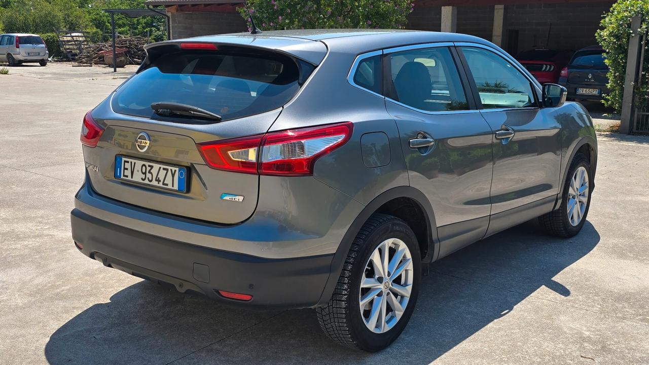 Nissan Qashqai 1.5 dCi DPF Tekna