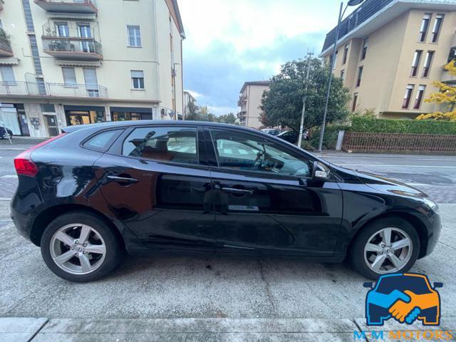 VOLVO V40 Kinetic con 12 mesi garanzia