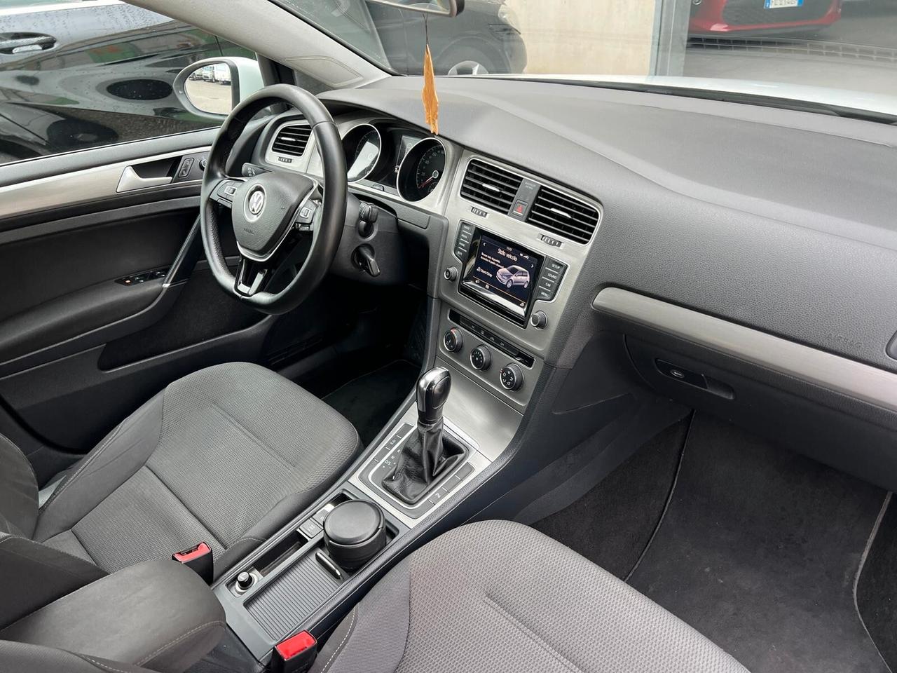 Volkswagen Golf 1.6 TDI DSG 5p. PER NEOPATENTATI CAMBIO AUTOMATICO