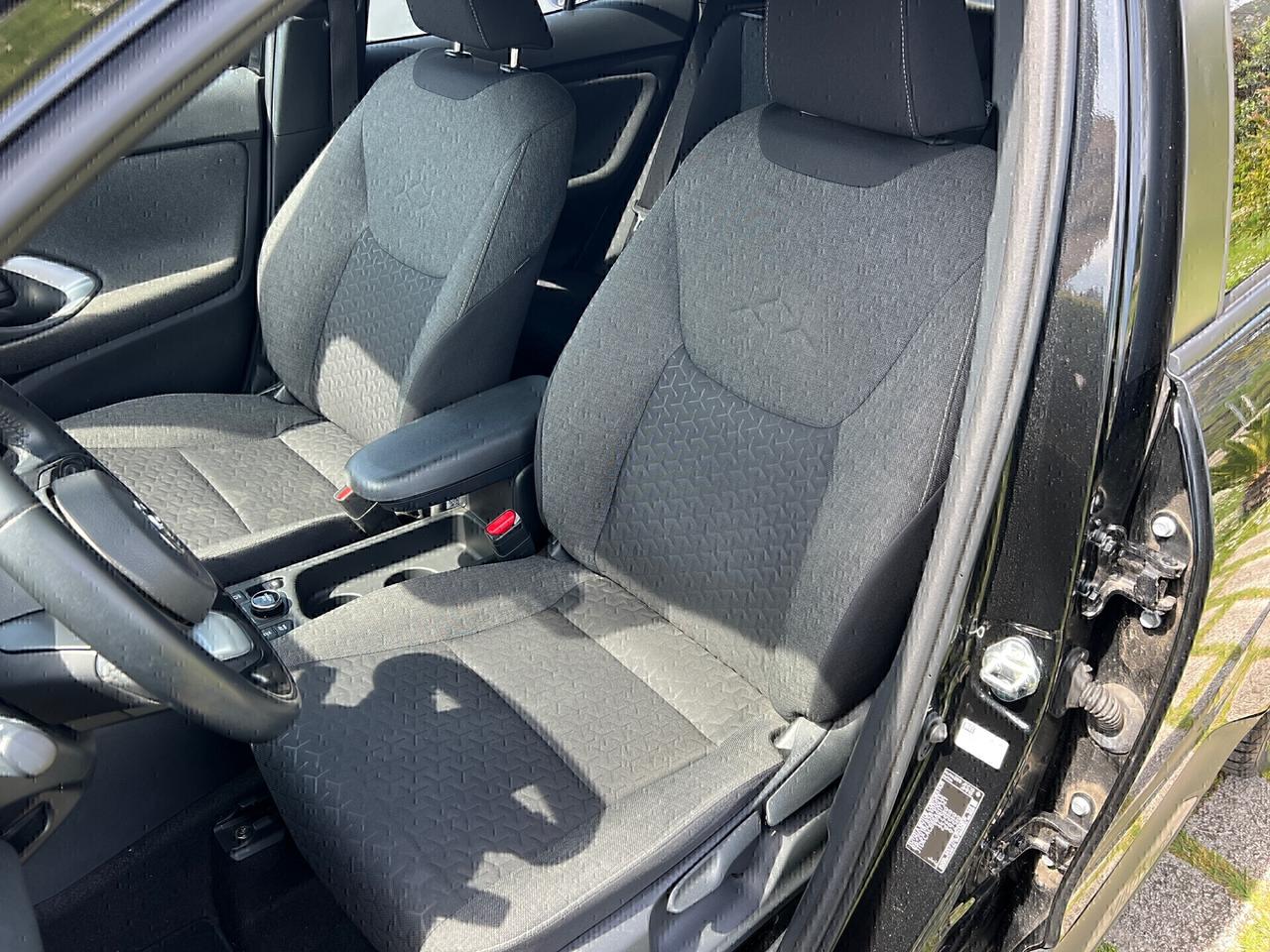 Toyota Yaris Cross 1.5Hybrid E-CVT AWD-2022