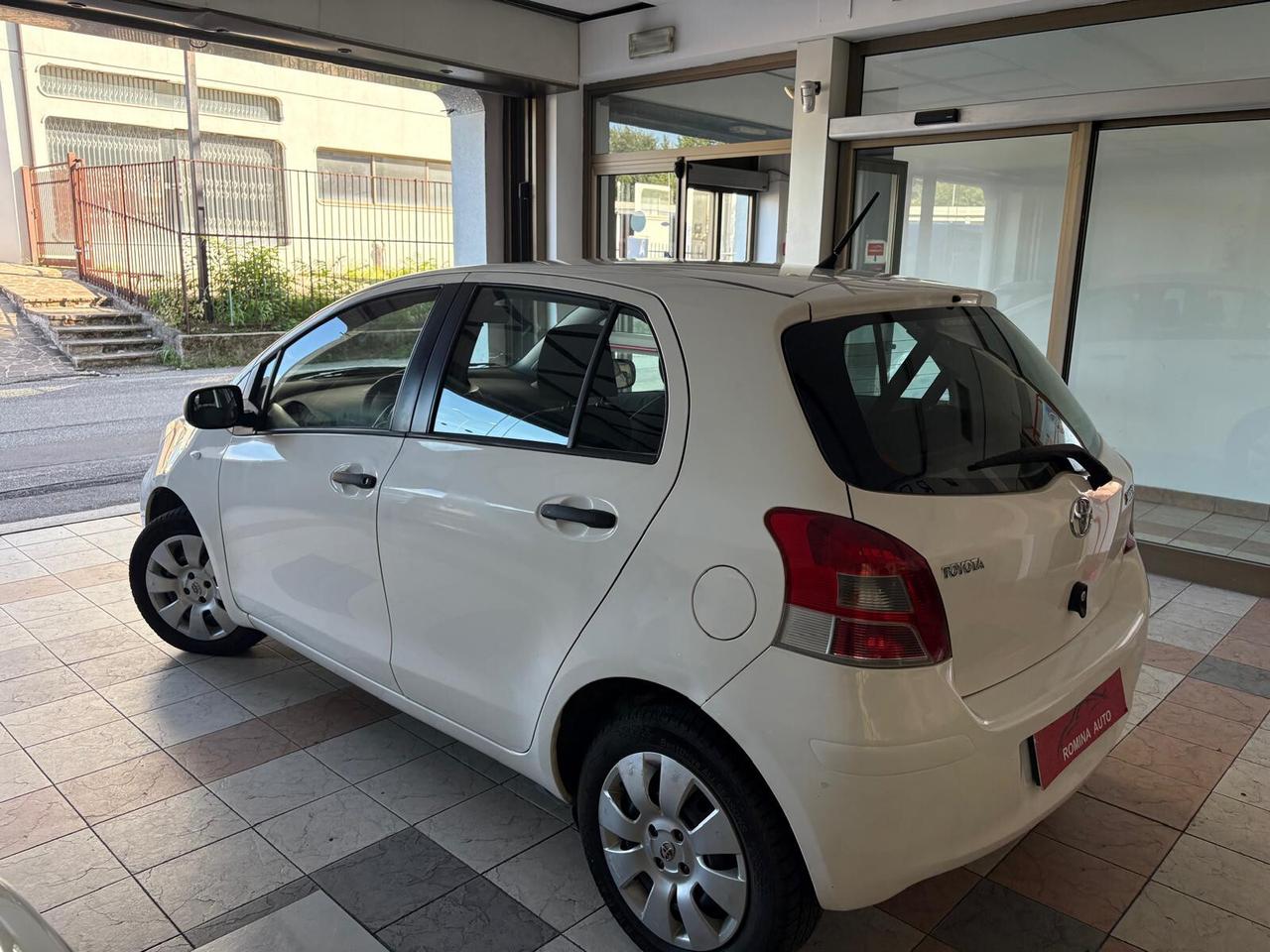 Toyota Yaris 1.0 5 porte