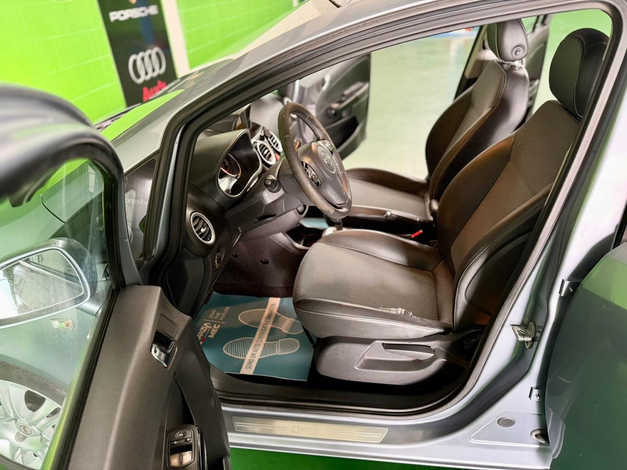 Opel Corsa 1.2 5 porte Easytronic Cosmo