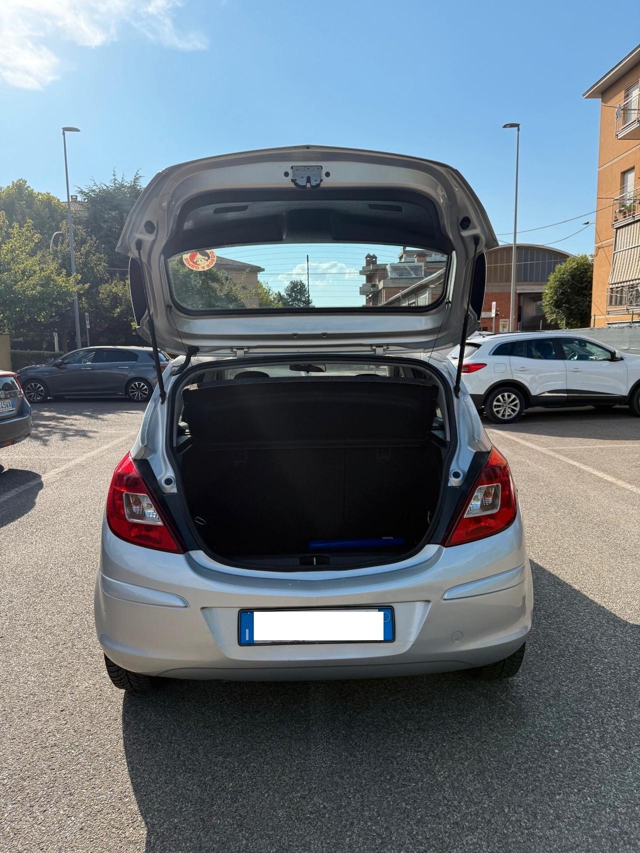 Opel Corsa 1.2 Gpl - NEOPATENTATI - 12 MESI DI GARANZIA -