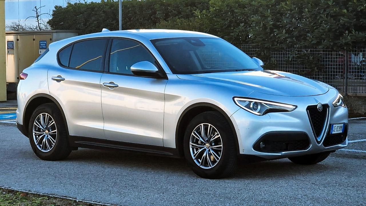 Alfa Romeo Stelvio 2.2 Turbodiesel 160 CV AT8 RWD