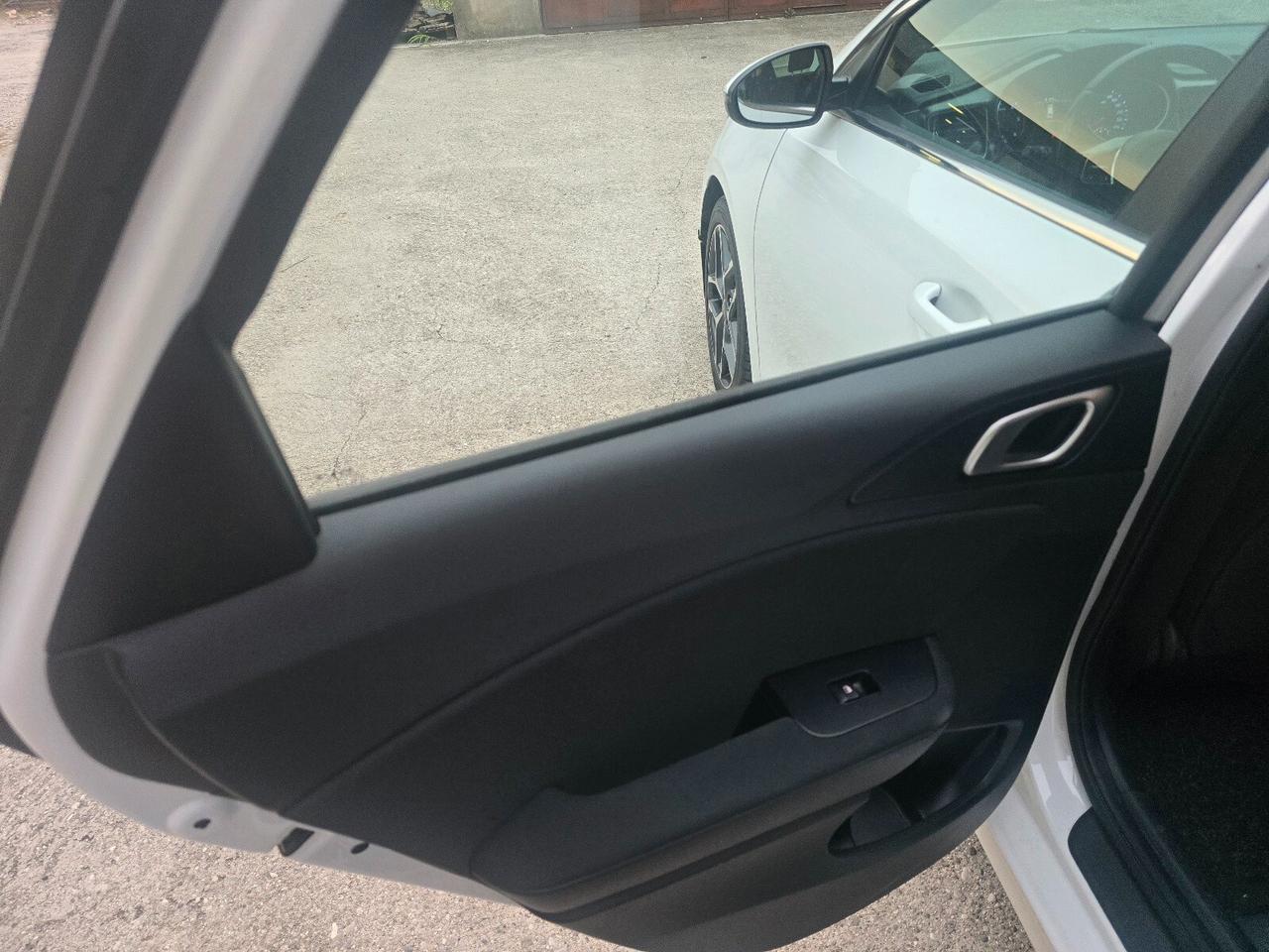 Kia Ceed Sportswagon 1.6 CRDi 136 CV MHEV DCT SW Business