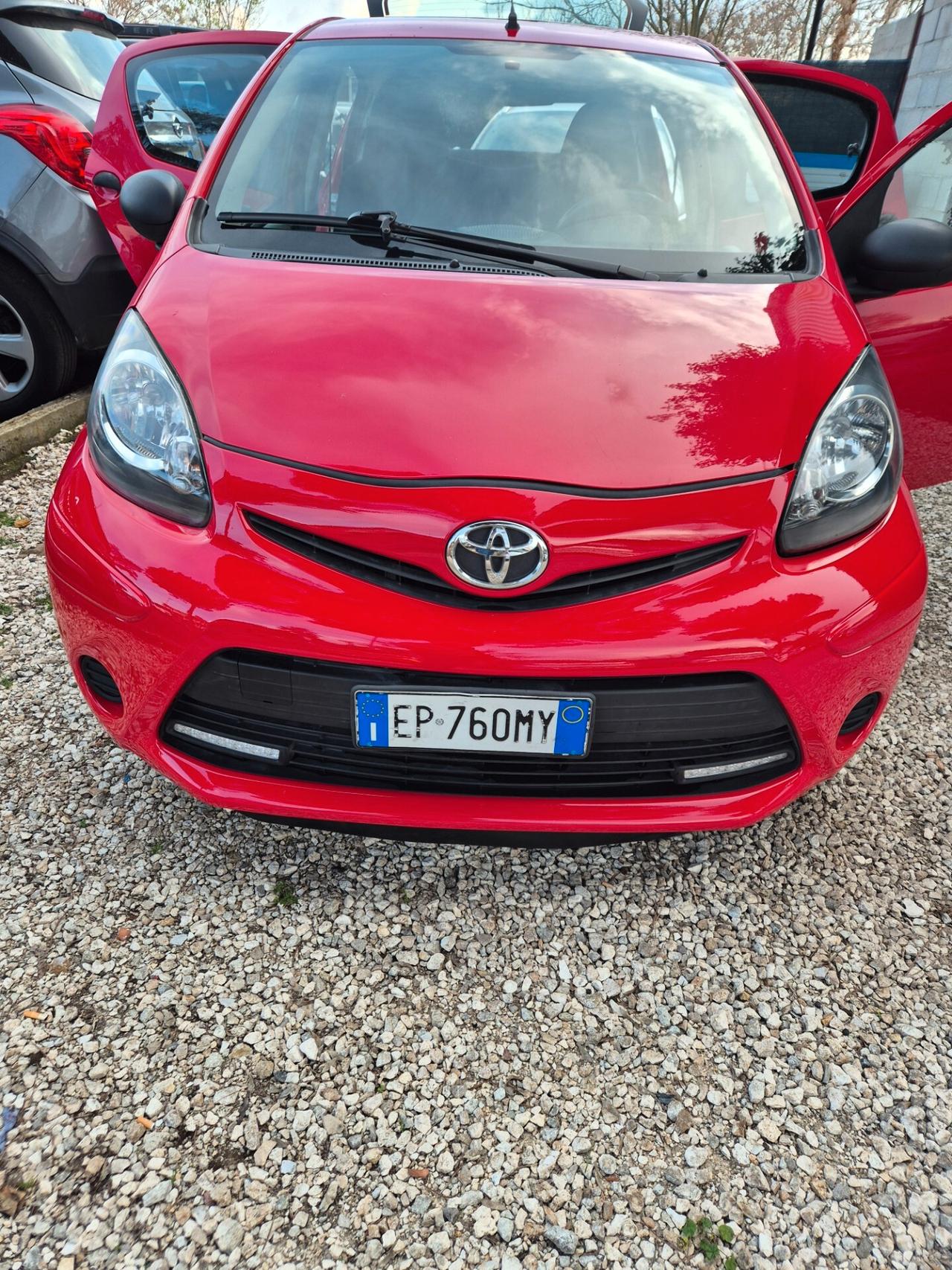 Toyota Aygo 1.0 12V VVT-i 5 porte Active Connect