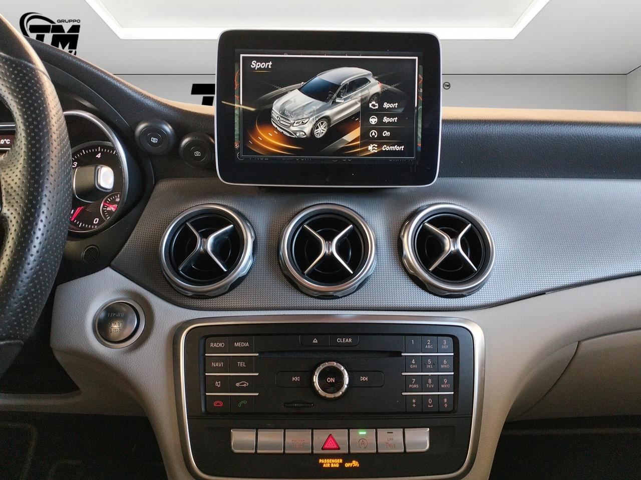 Mercedes-benz GLA 200 d Sport - TETTO APRIBILE