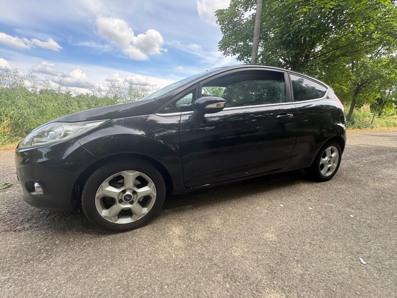 Ford Fiesta 1.2 60CV 3p. titanium