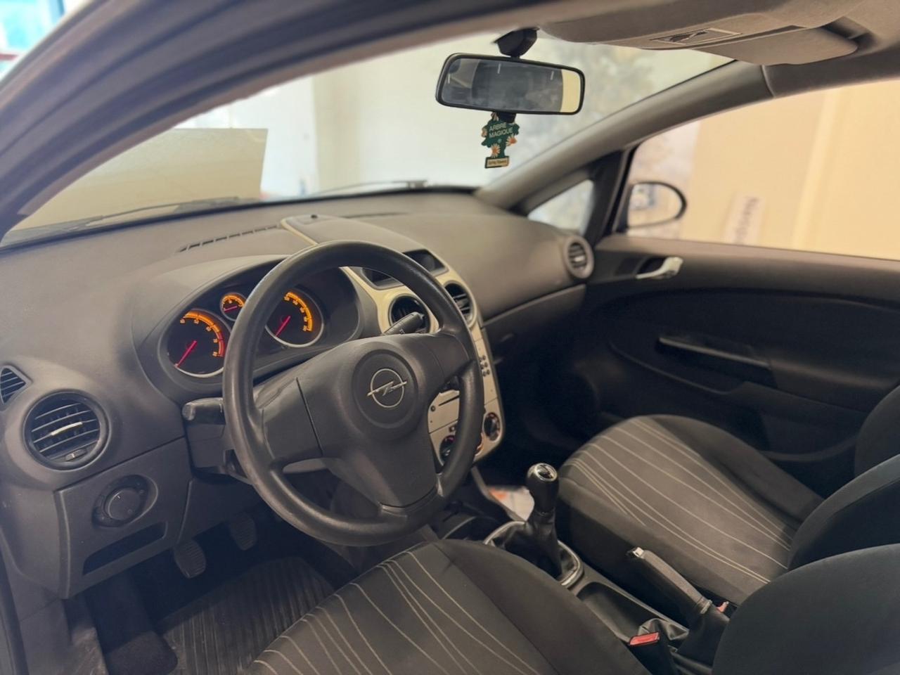 Opel Corsa 1.2 5 porte NEOPATENTATI
