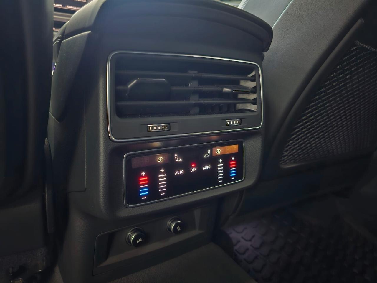 Audi Q8 SQ8 TFSI quattro tiptronic