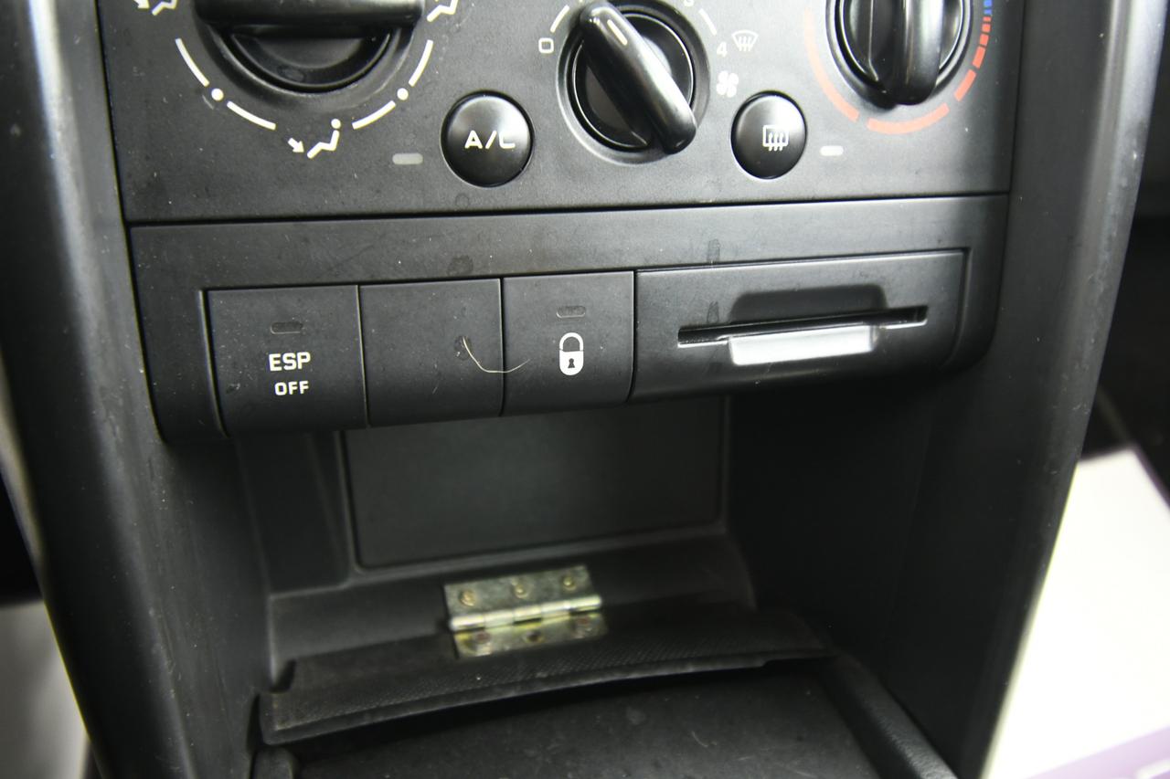 PEUGEOT 207 5p 1.4 8v X-Line eco-Gpl FL X COMMERCIANTI+NEOPATENTATI