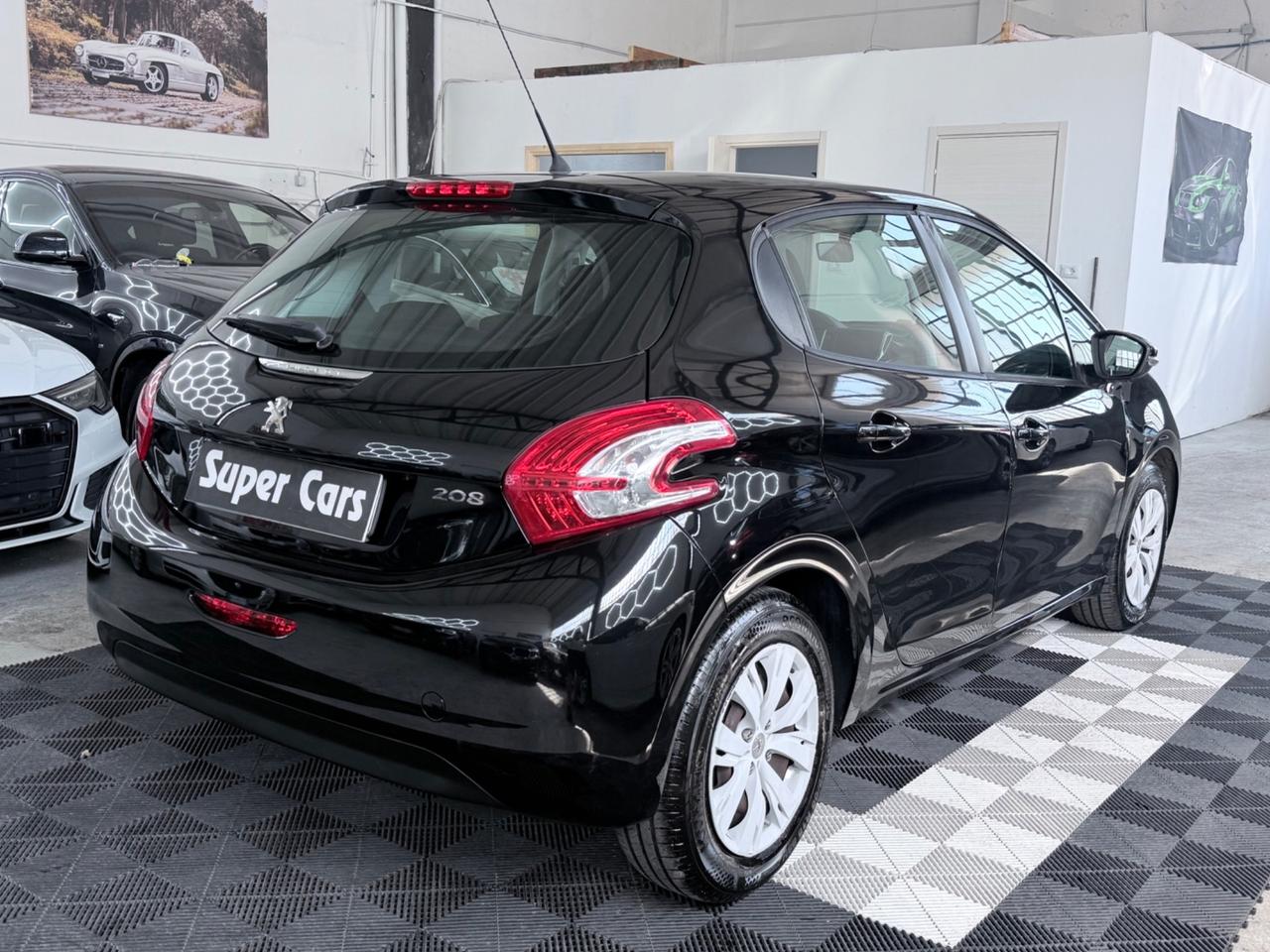 Peugeot 208 1.4 HDi 68 CV 5 porte Allure