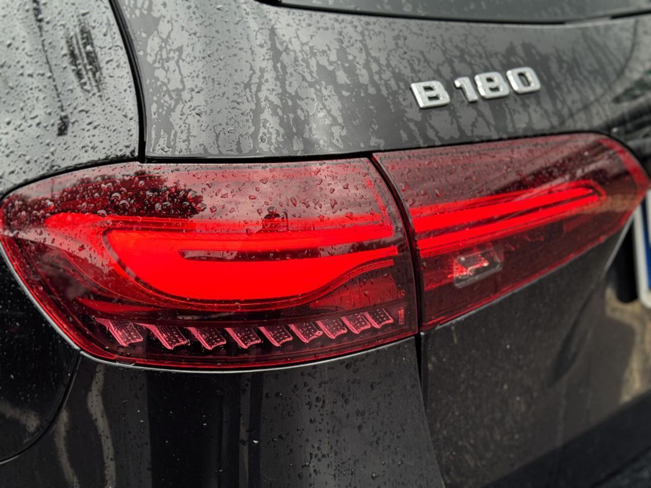 MERCEDES-BENZ B 180 Automatic AMG Line Premium CV 136 Garanzia Uff