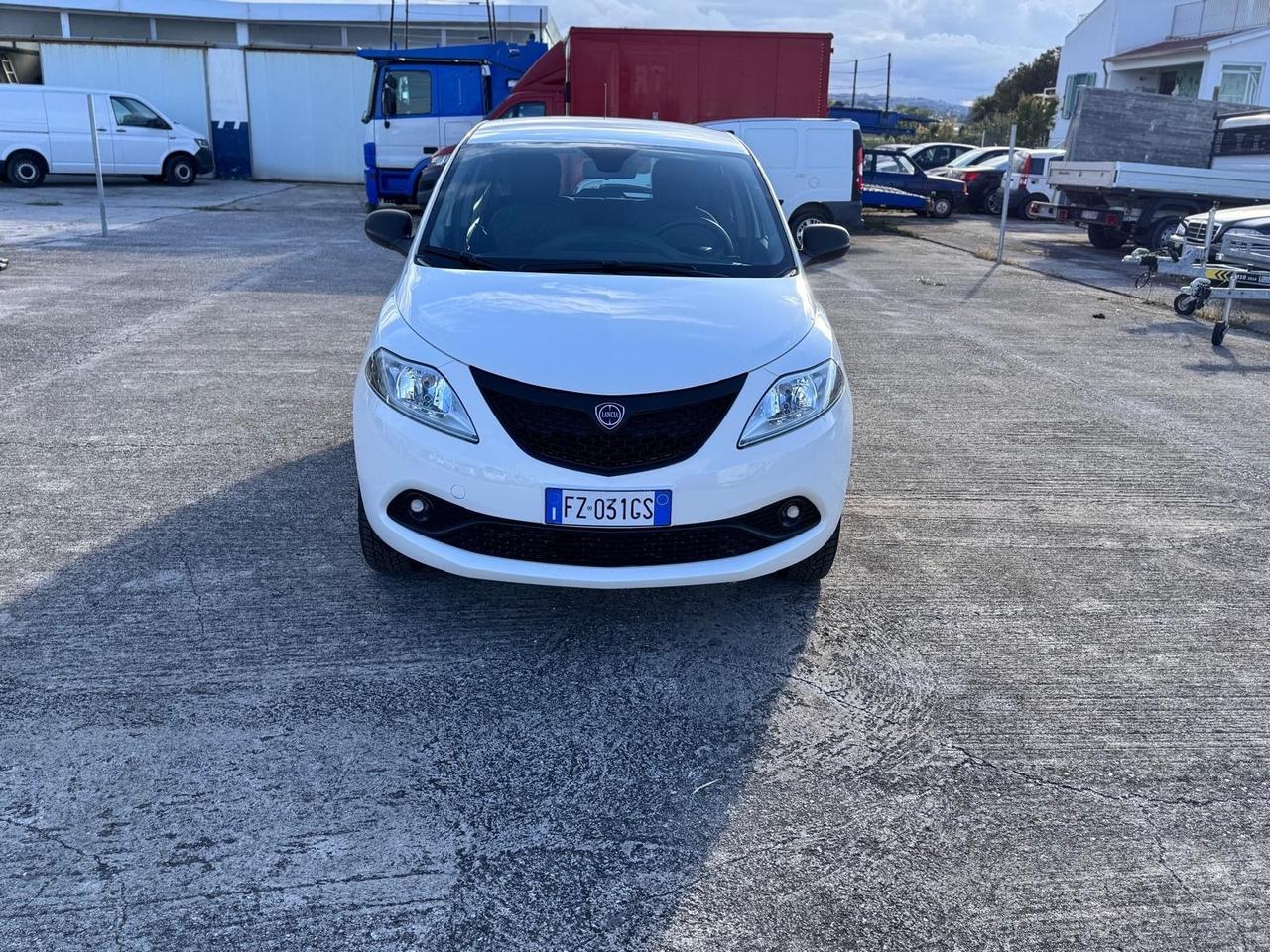 Lancia Ypsilon 0.9 TwinAir 5 porte Metano Ecochic Elefantino Blu