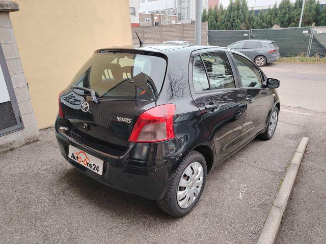 TOYOTA Yaris 1.3 5 porte Navi NEOPATENTATI