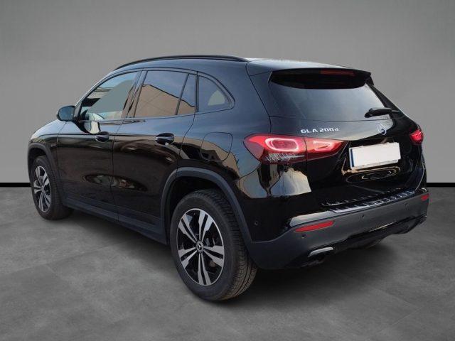 MERCEDES-BENZ GLA 200 d Automatic Sport