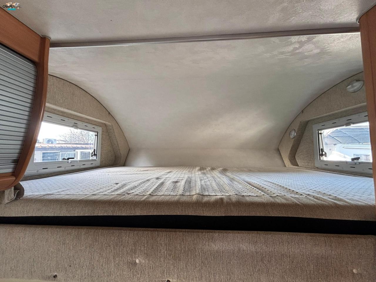 Mobilvetta TOP DRIVER S 70 - Mansardato compatto con letti a castello in coda