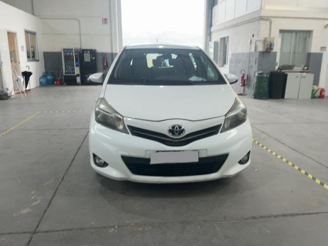 TOYOTA Yaris 1.4 D-4D 5p Active CAMBIO AUTOMATICO