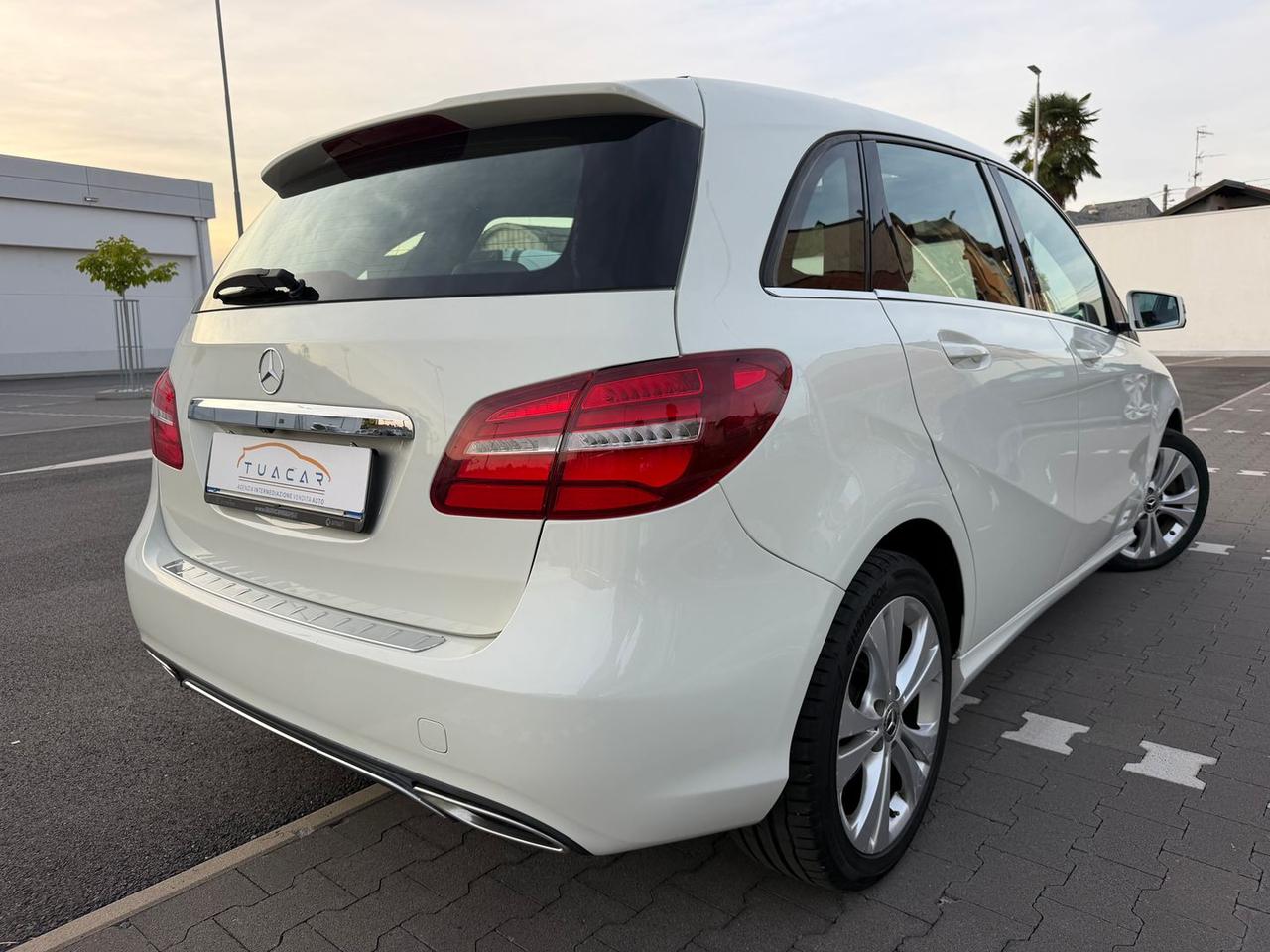 Mercedes-Benz 200 D Sport next #50363