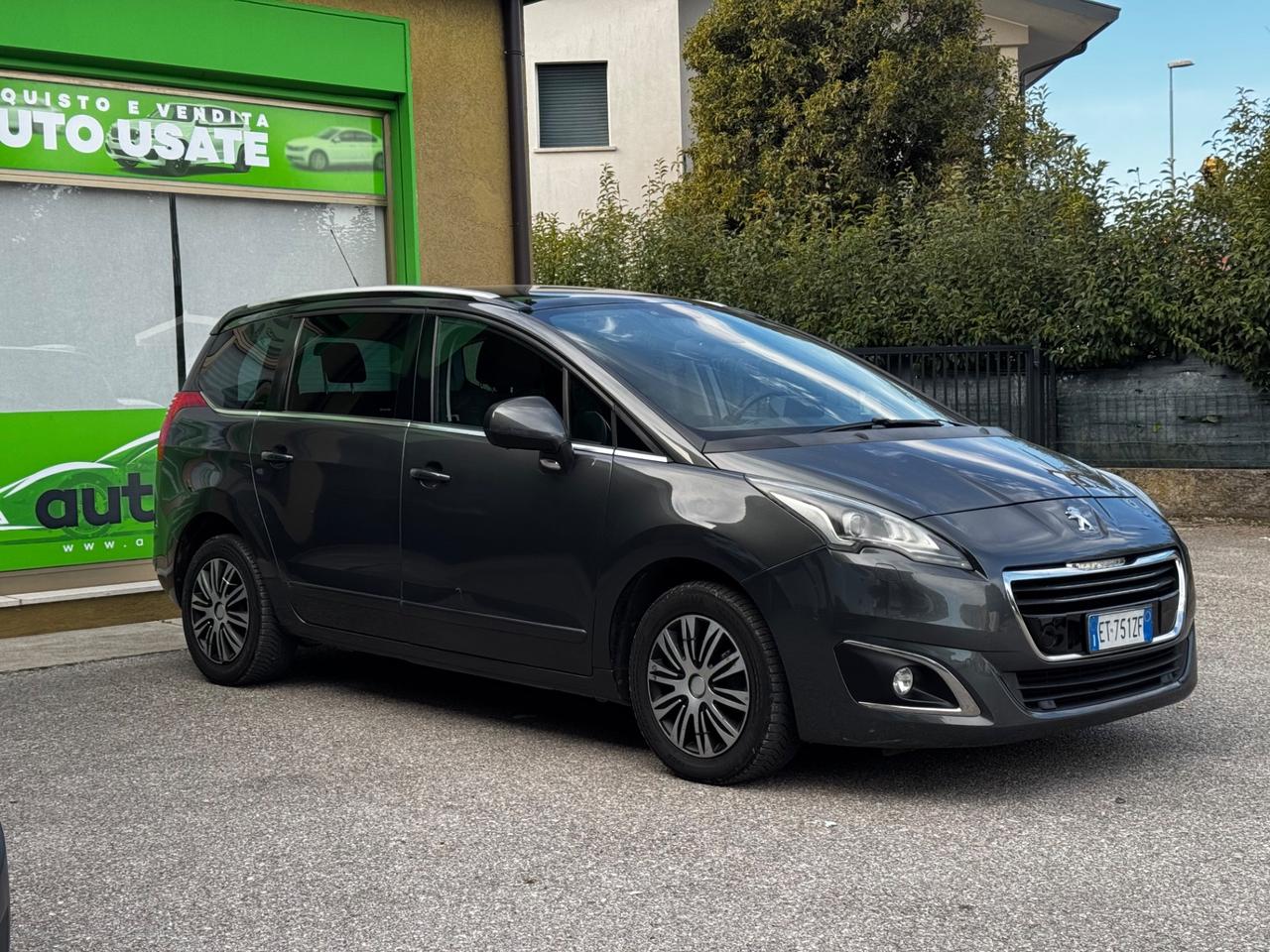 Peugeot 5008 1.6 HDi 115CV Allure