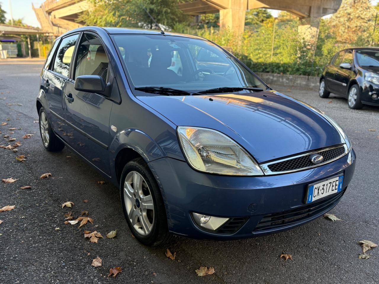 Ford Fiesta 1.4 16V 5p. Ghia