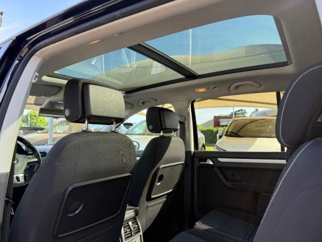 VOLKSWAGEN Touran 2.0 TDI 140 CV DSG High. NAVI - TETTO PAN -GANCIO