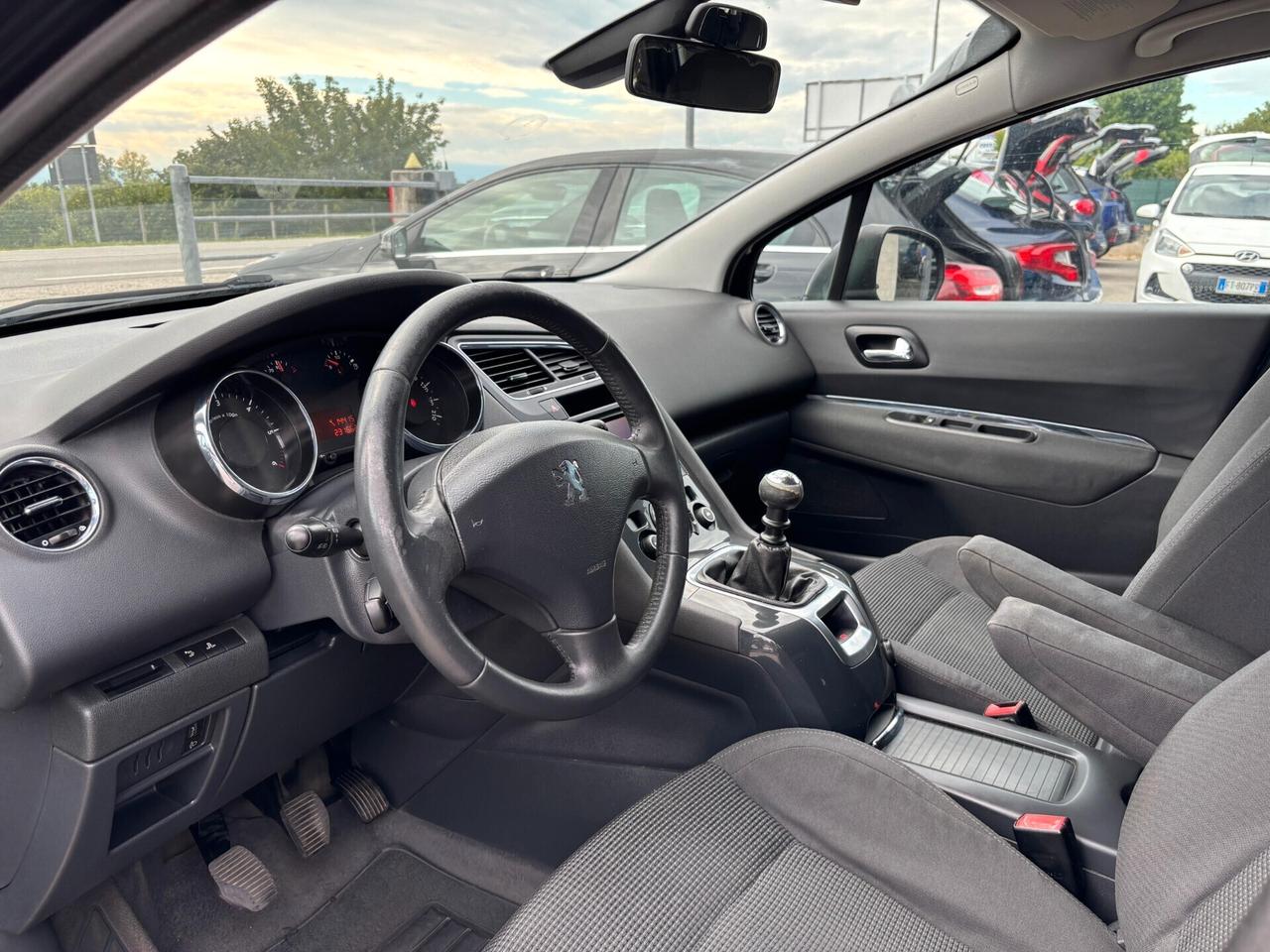 Peugeot 5008 1.6 Diesel 7 Posti Neopatentati