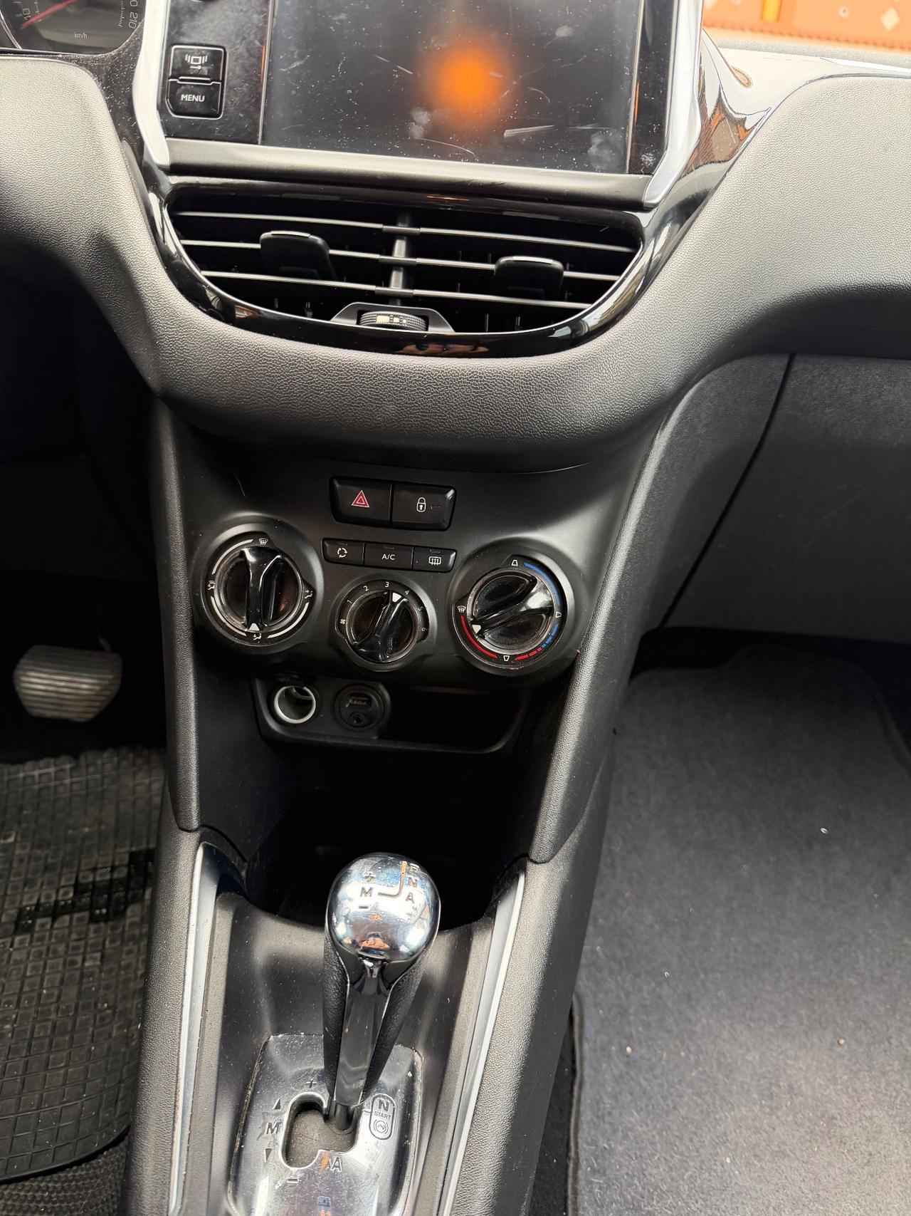 Peugeot 208 1.4 e-HDi 68 CV S&S robotizzato 5 porte Active