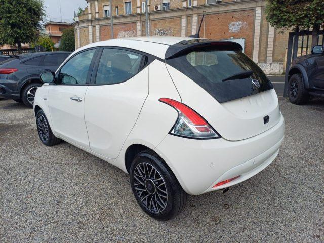 LANCIA Ypsilon 1000 HYBRID PLATINO 70CV CAM CARPLAY CERCHI ITALIA