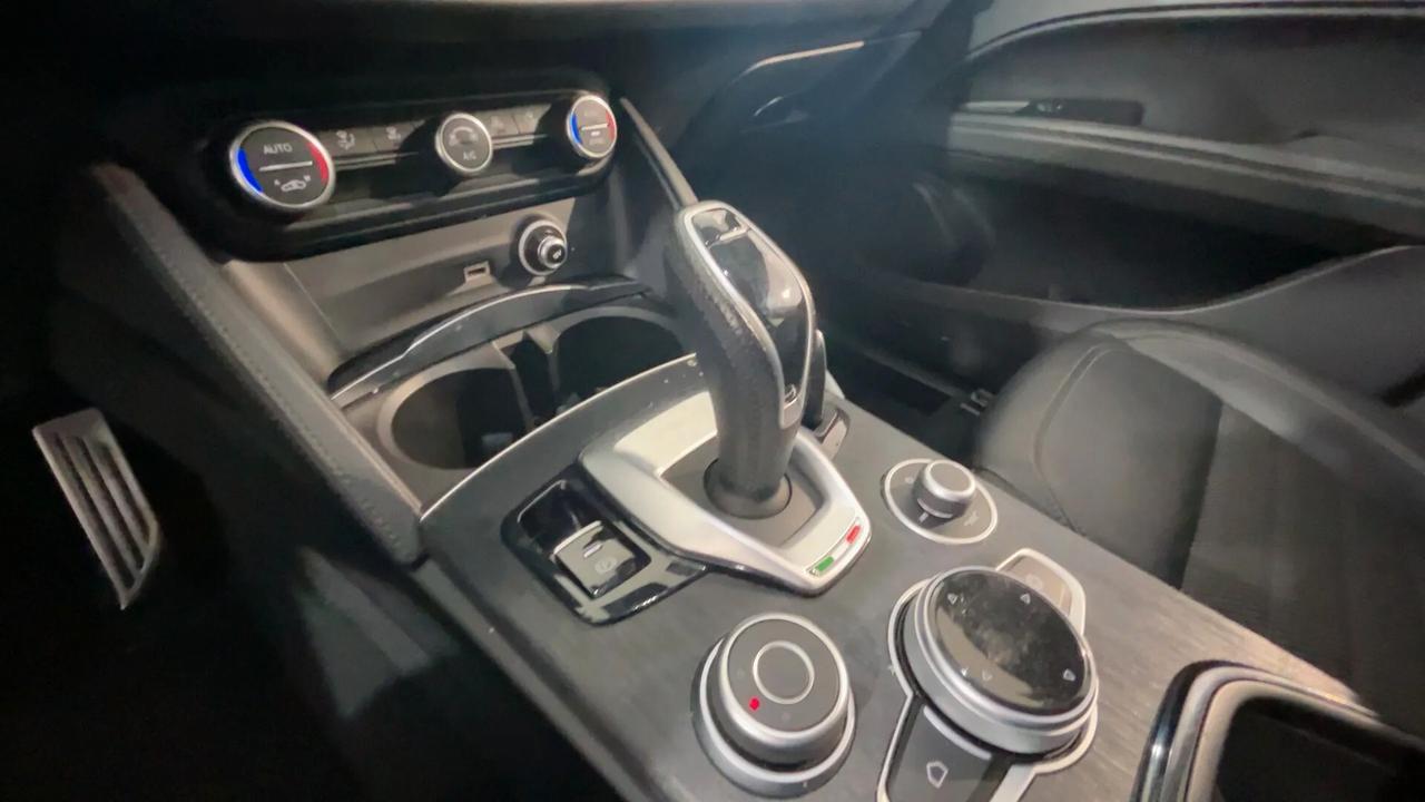 Alfa Romeo Stelvio 2.2 Turbodiesel 160 CV AT8 RWD Super Business
